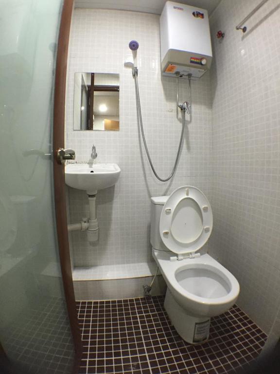 New Yan Yan Guest House Reception 9Th Floor Flat E4 E6 Hong Kong Exterior foto